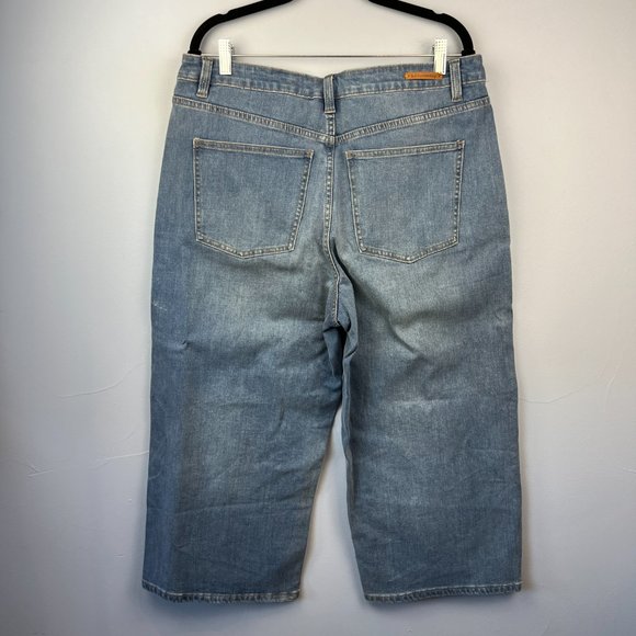 Wide-Leg Jeans - Picture 8 of 10